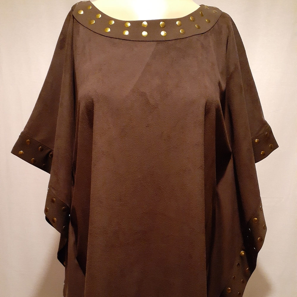Peter Nygard Cape Top faux suede brown w/gold stud